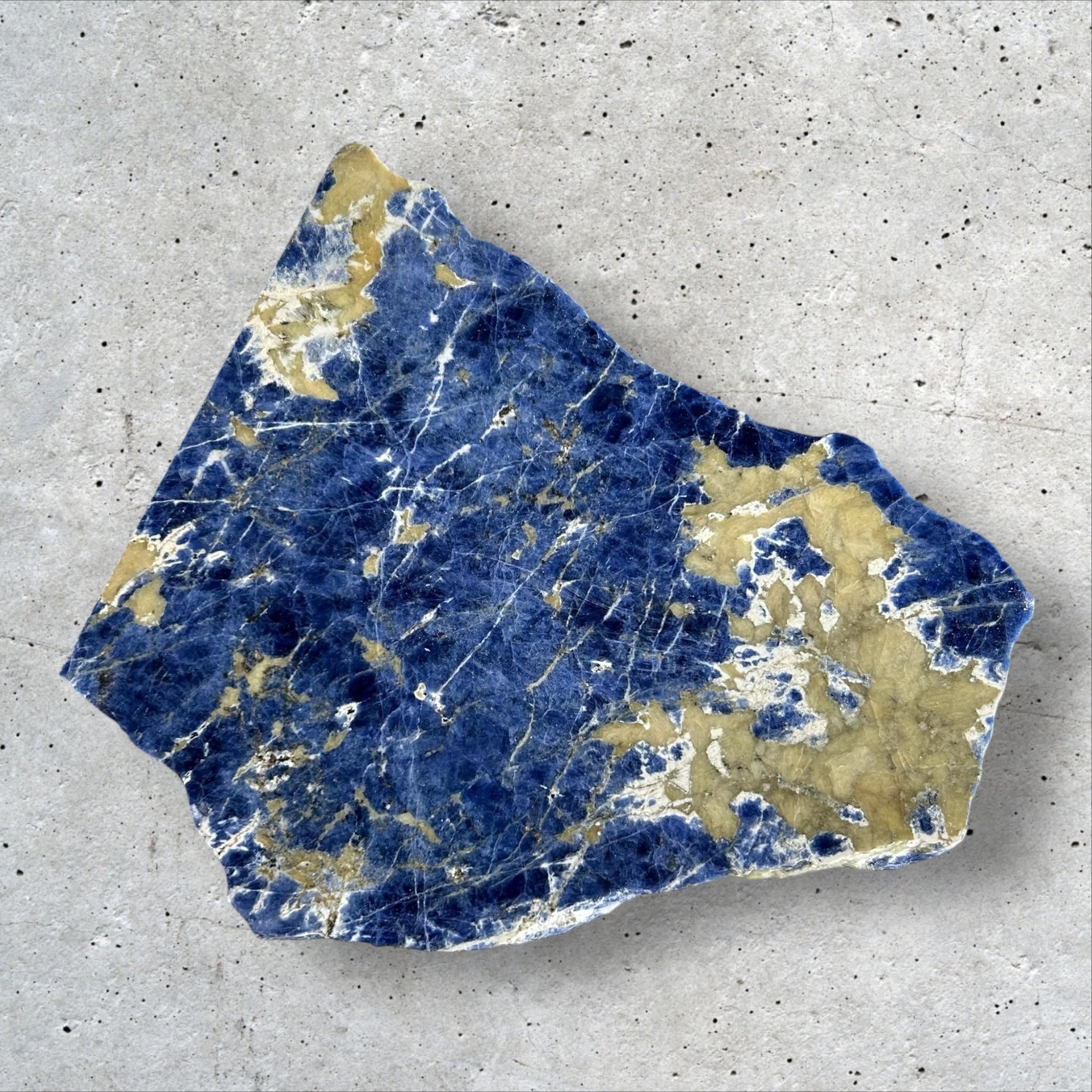 BLUE SODALITE 01-001