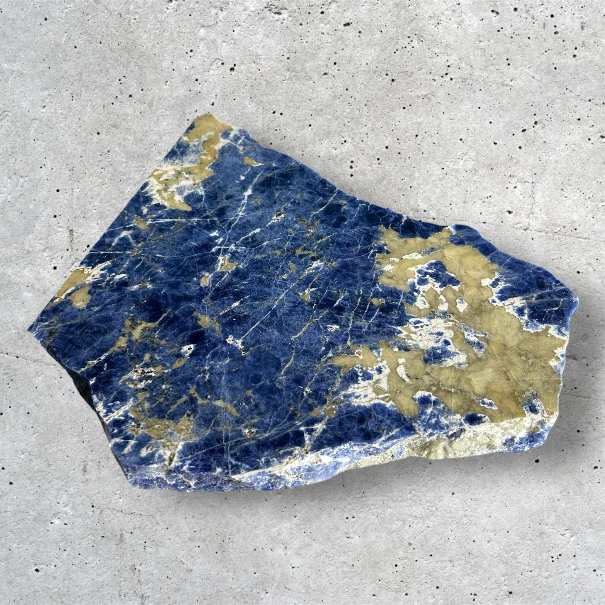 BLUE SODALITE 01-001